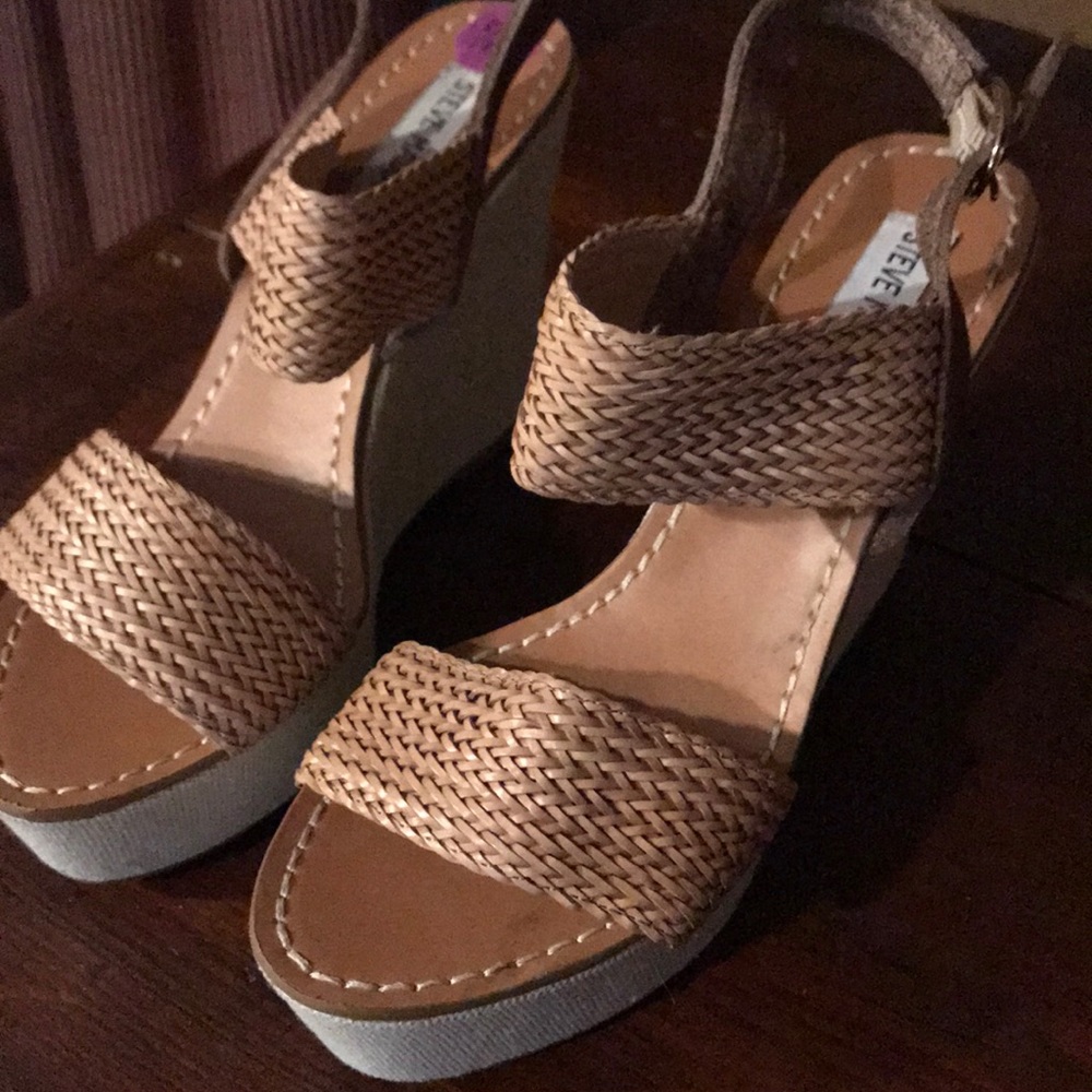 Never worn straw wedges Steve Madden